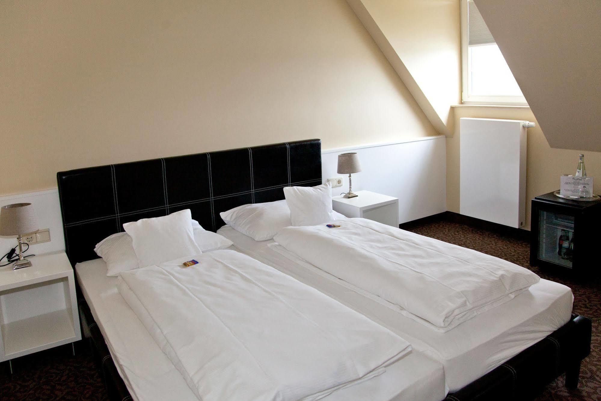Hotel Schnellenburg Düsseldorf Exteriér fotografie